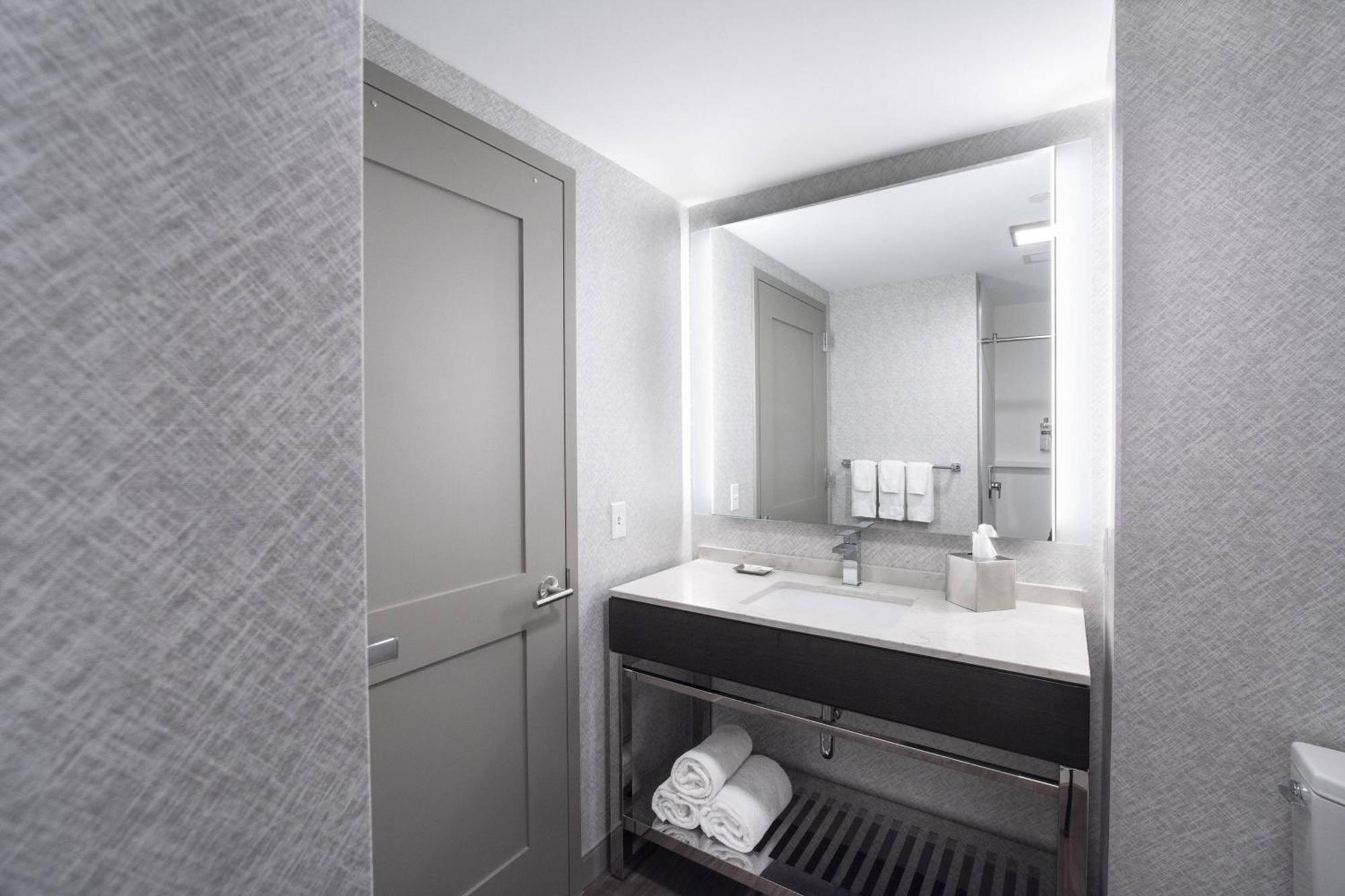Fairfield Inn & Suites By Marriott Boston Logan Airport/Челси Экстерьер фото